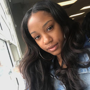 Meet your Posher, Kayla